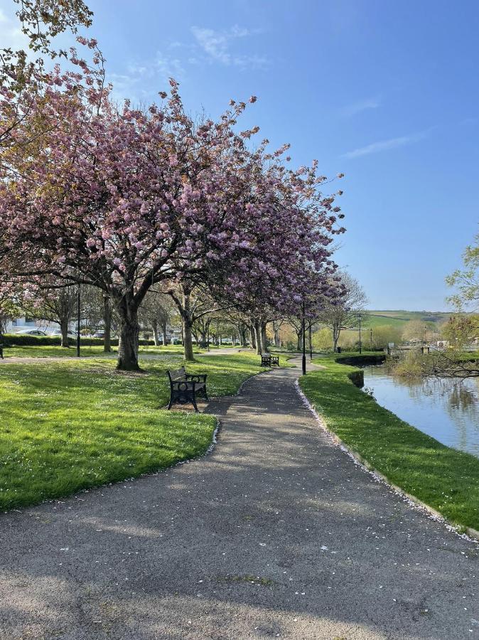2 Chatsworth Riverscape Apartments - Peaceful Apartment In Great Location With Free Parking Overlooking The Gannel Just A Short Walk From Newquays Incredible Beaches And Local Amenities New Quay Buitenkant foto